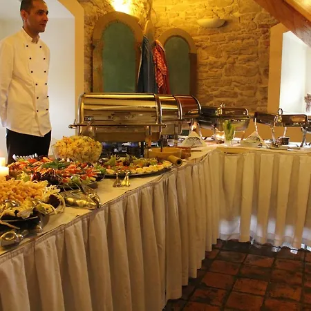 Hotel De Provence 4*